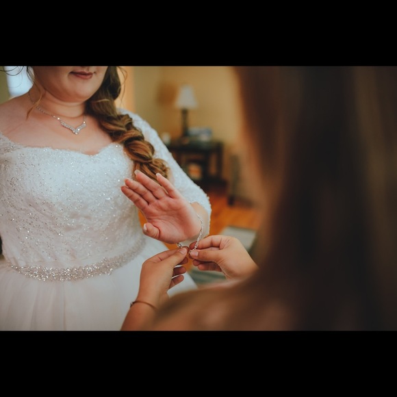 Oleg Cassini Wedding Gown - Picture 3 of 12